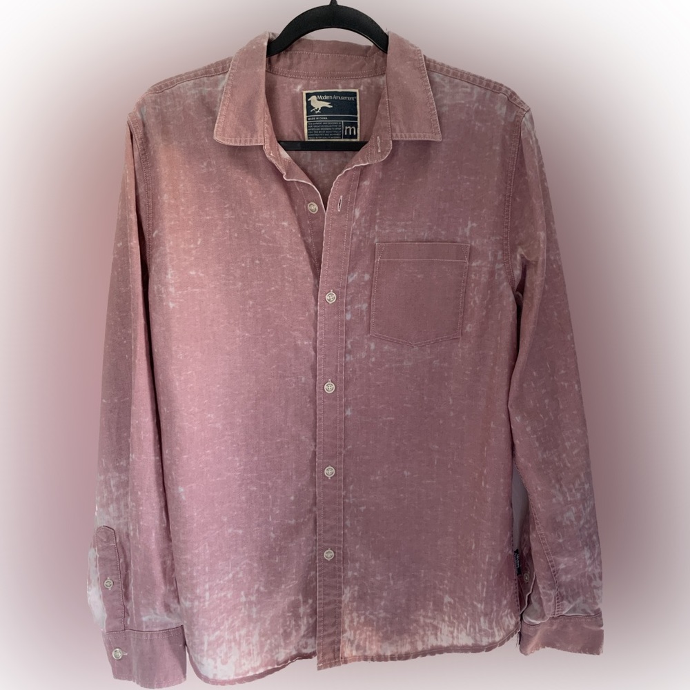 Modern Amusement Men’s Size M Long Sleeve Button-Down Shirt, Faded Red